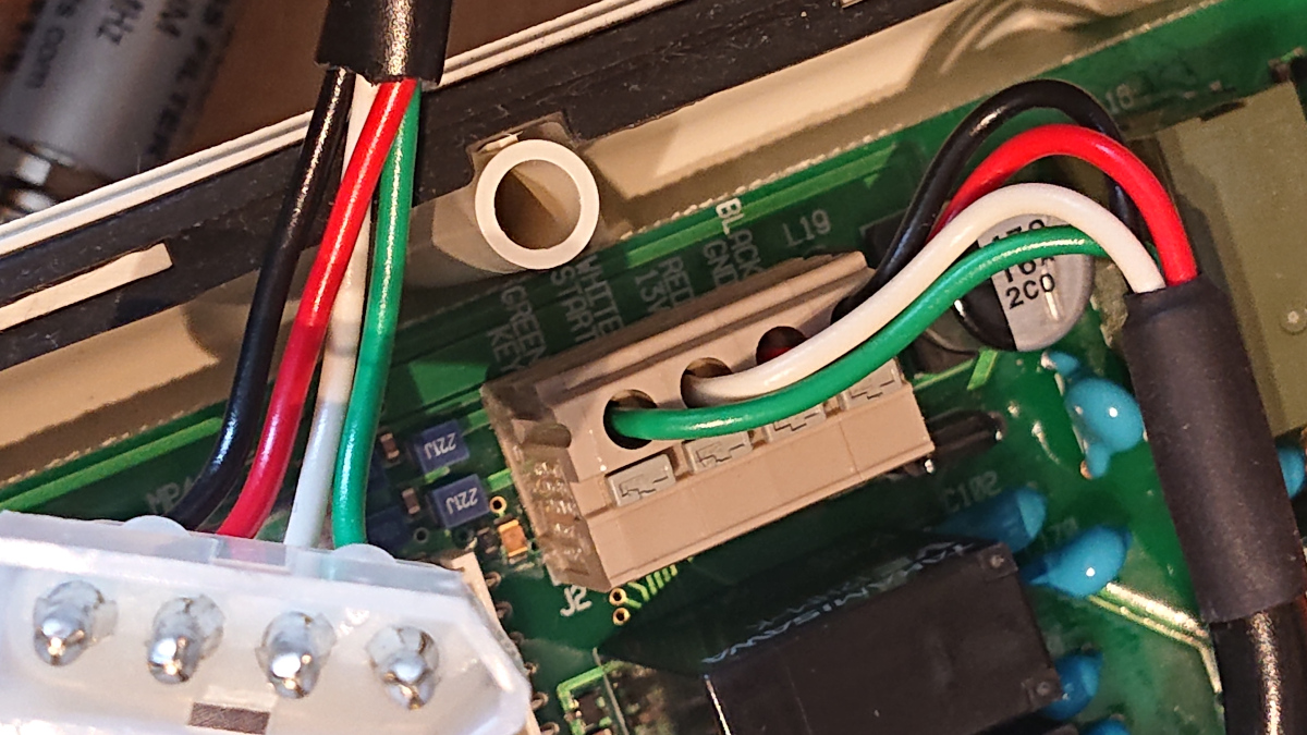 Internal wirig colors of ICOM AH-4