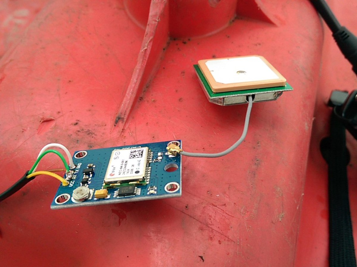 Ublox neo-6M GPS module wired up to IC-92